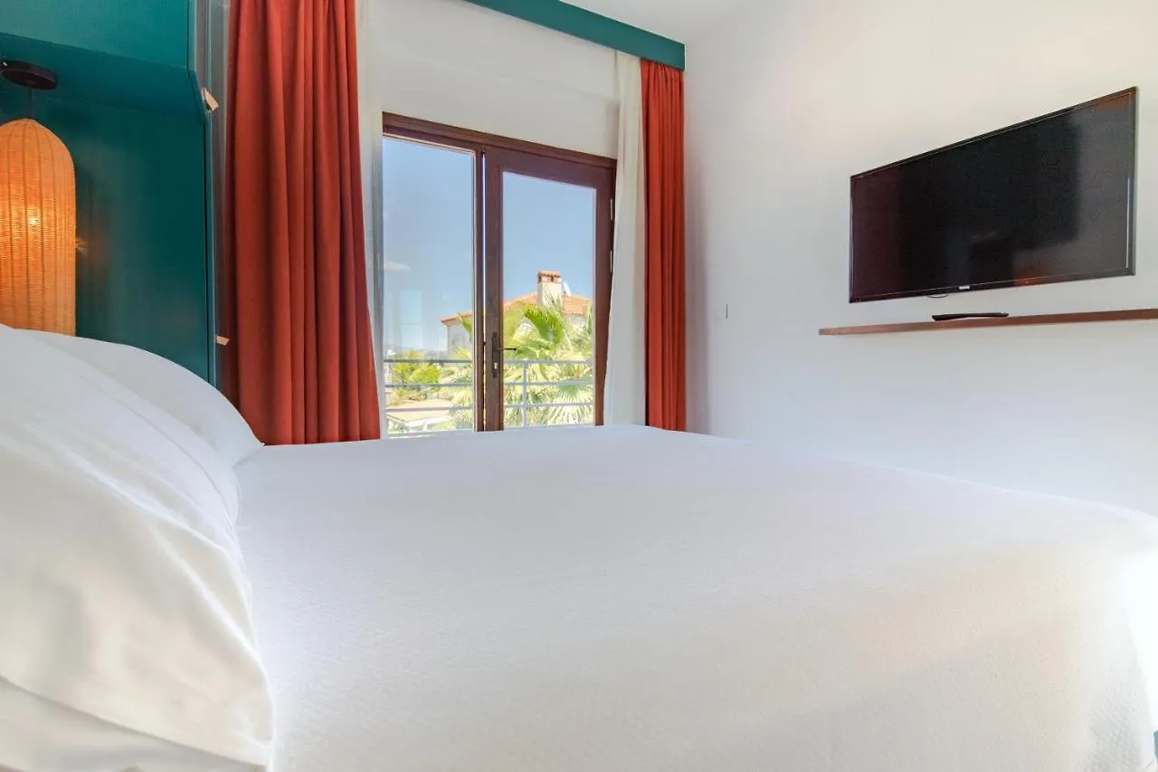 Monje Alaçatı 0*, Çeşme